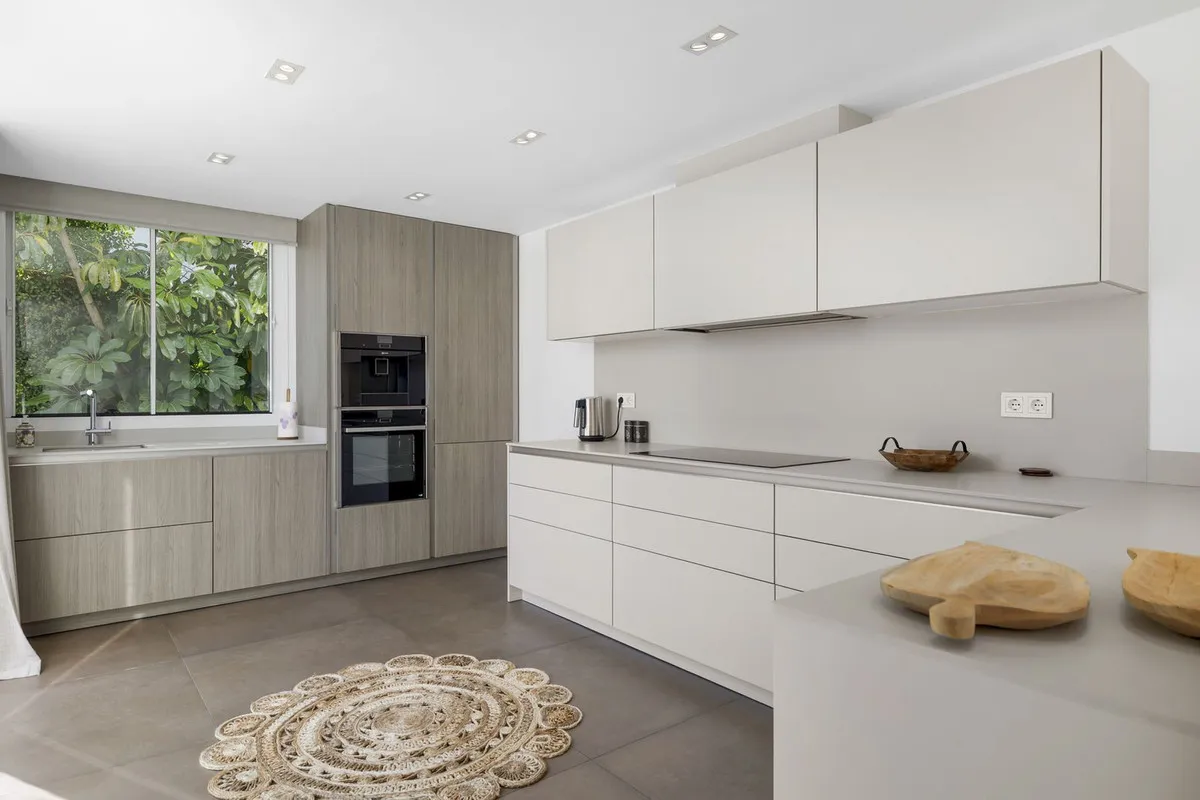 77221bd6-4d50-4ebf-885b-b6fda48f4f51