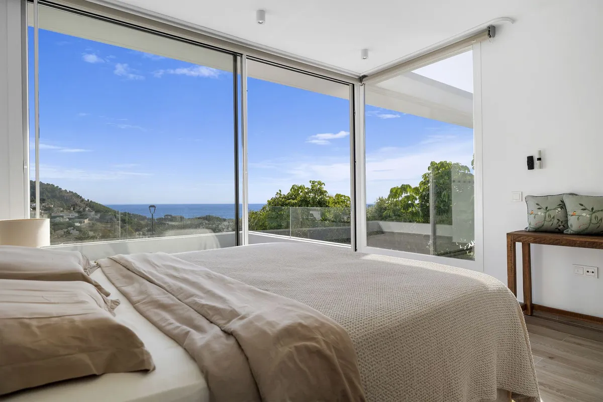 c38f5607-a8af-43b7-9d7b-122d3090a44e