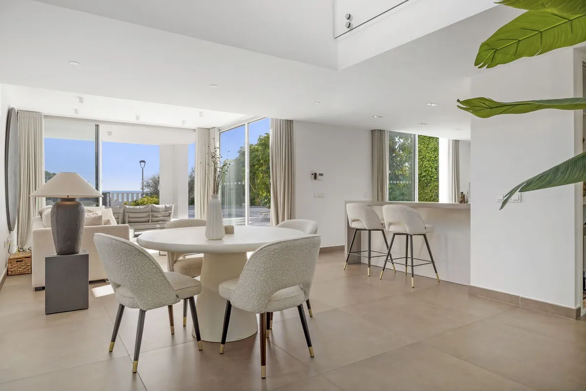 f93471df-7551-45de-b45f-ccba3525a638