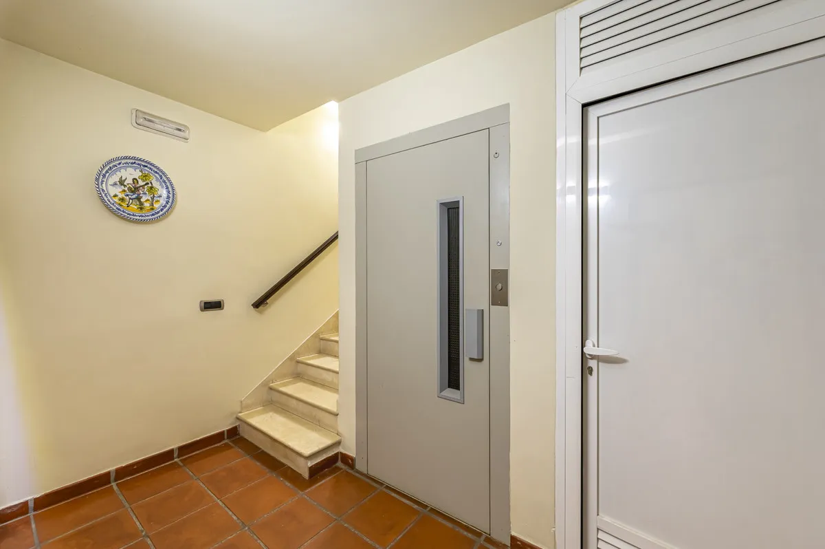 78b73c9e-bd8e-42d4-abb4-07a2821b7d18