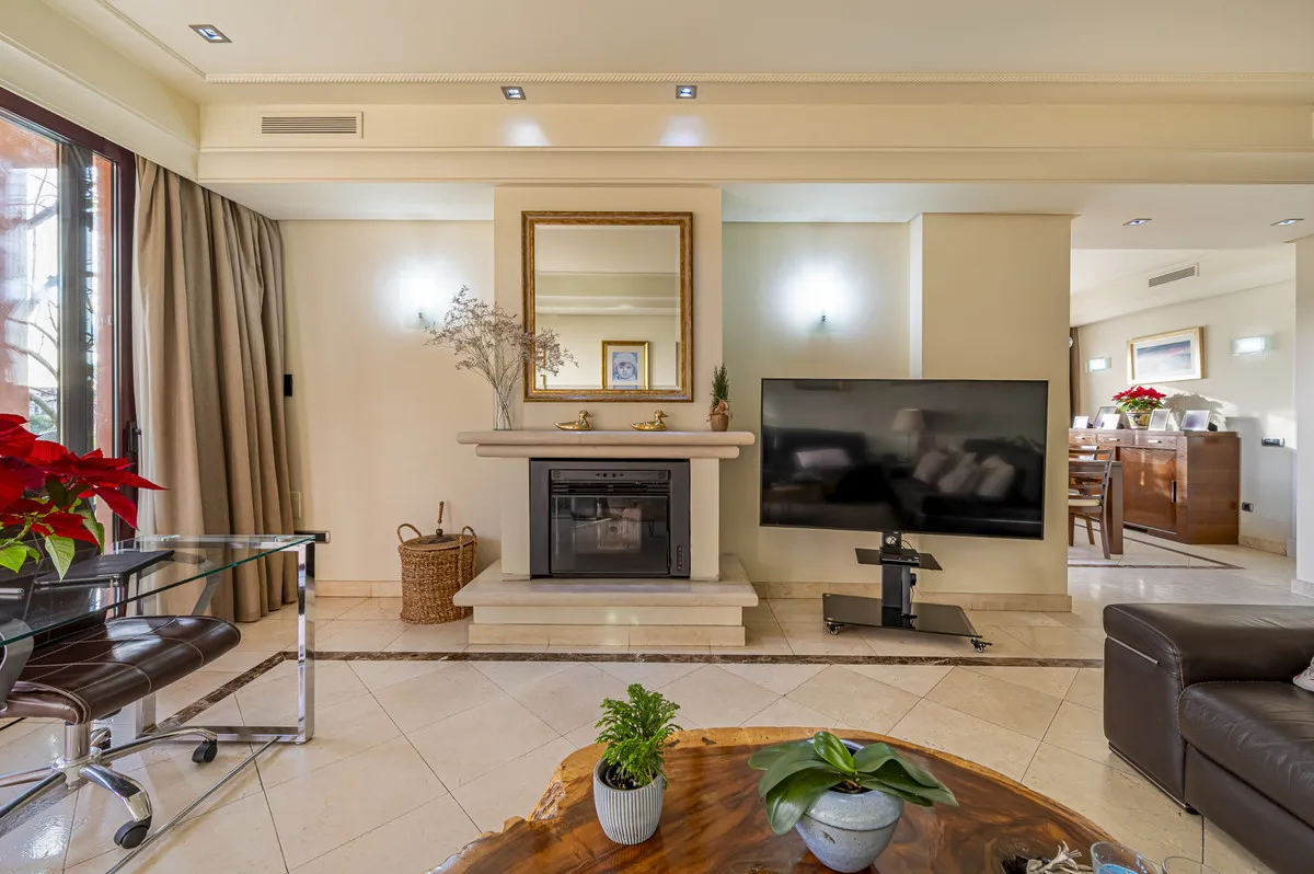 d067e642-9fcf-4564-a3ed-e5f36f44b651