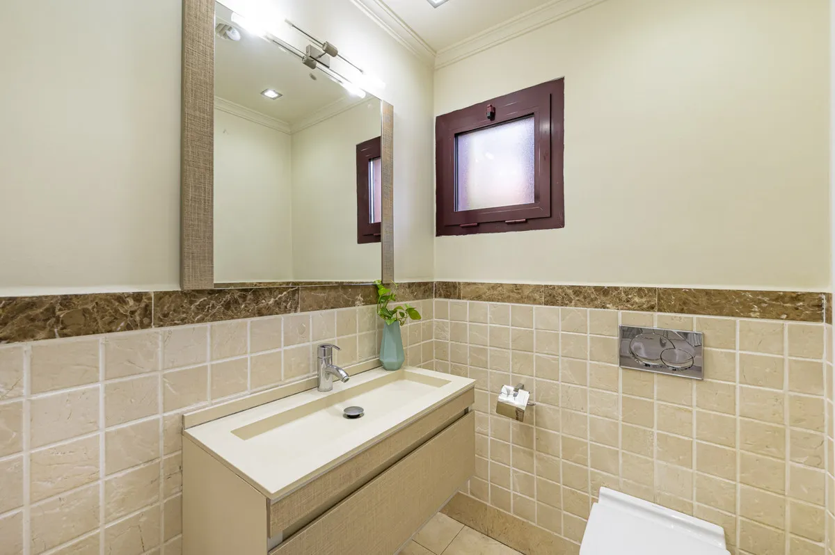 ff04e20e-9993-4f9d-8c2b-636b7a30a205