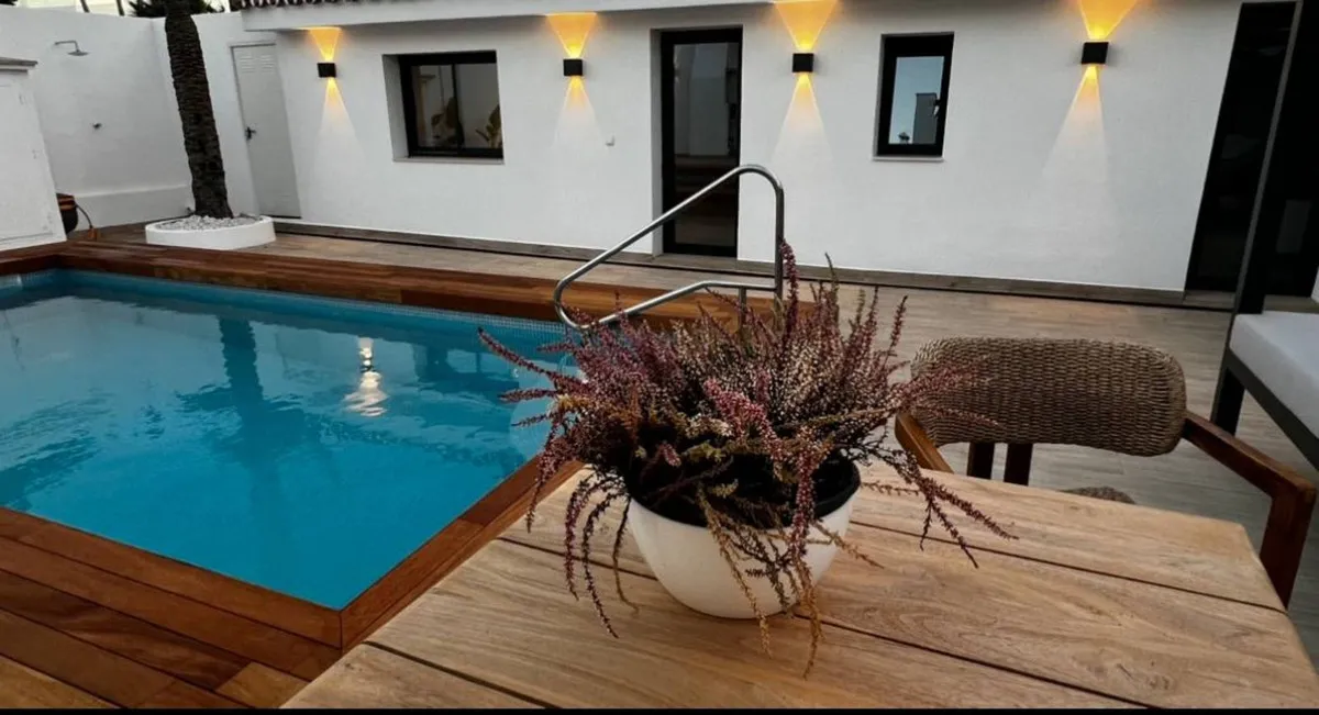 55b7e2a3-df76-4df4-bede-630310b46f30