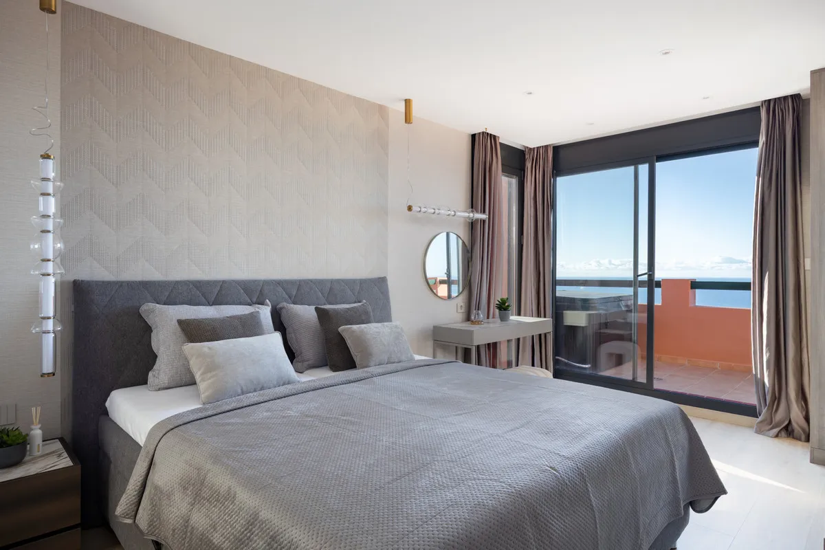 2ca7b1c8-9210-453c-a91a-d5cfa2b323f2