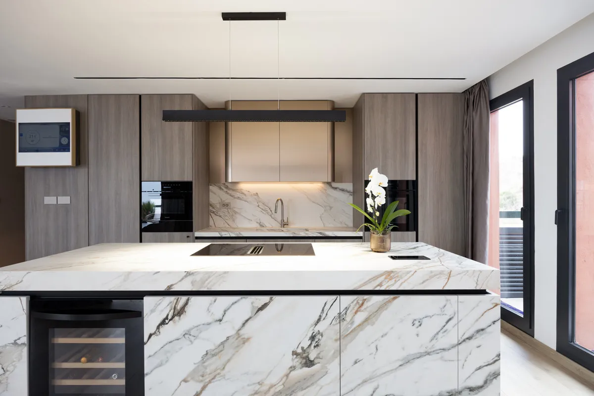 6b0fee8f-5126-4581-8168-a1a606c799d9