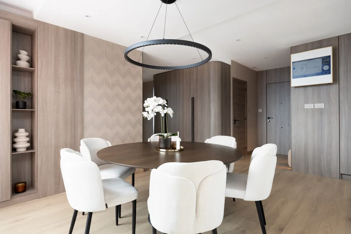 c1084ba6-42f9-477c-a2bc-a3e95c636f8e