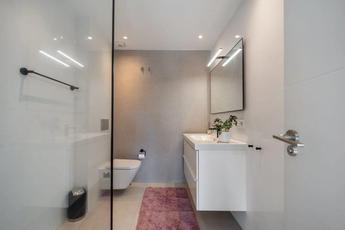 29f2f135-a69c-4fcc-8ba8-d760eadc116a