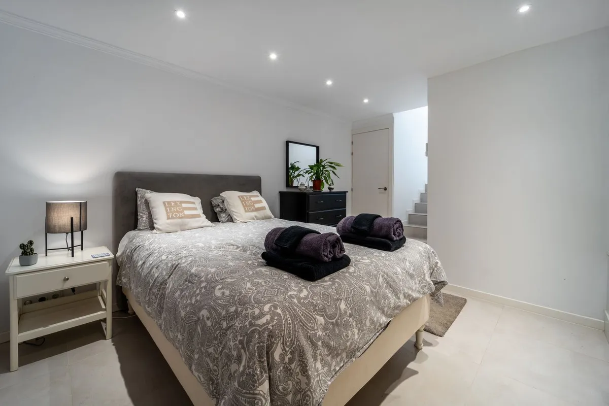 2fd4d0f1-2efd-4ec9-bba2-85d06e79cde5