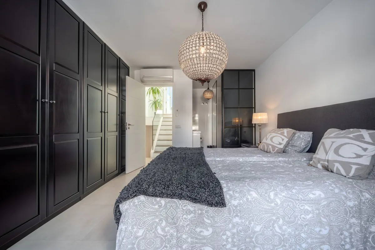 ad080199-695f-46a4-a4b7-2845908686ff