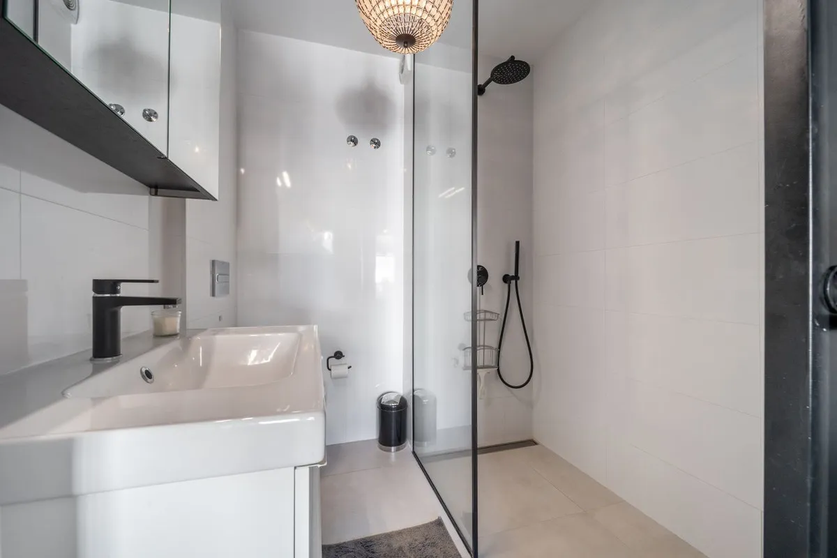 ae221348-6d68-4ece-a9b5-ac688f611c6b