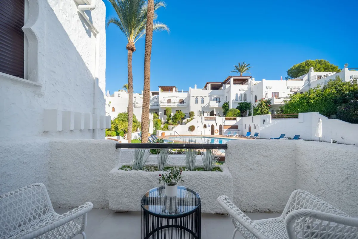 b7876304-49ce-4afc-95c4-bfe9912fba5a