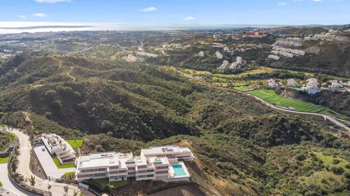 d90c9e61-b649-4fb3-8706-d672a318429f