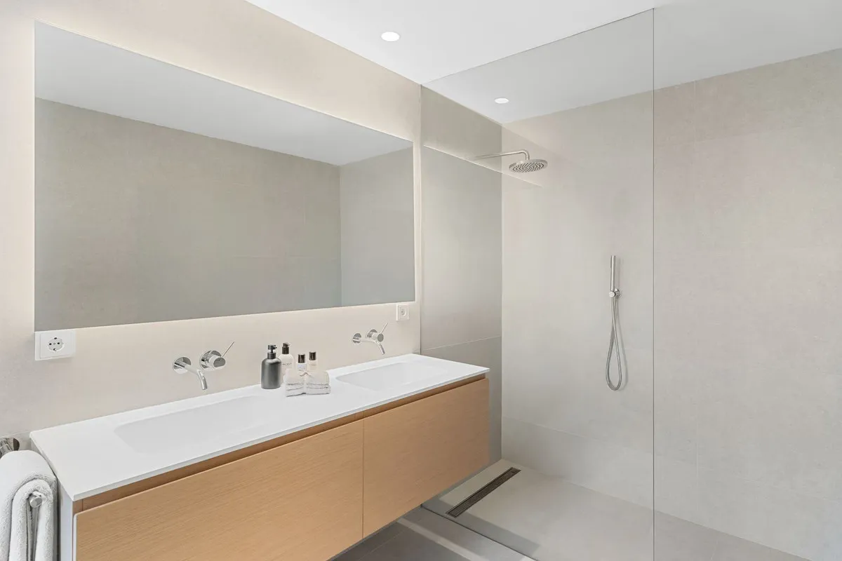 eb9f1444-6ad4-47e6-9067-6c7c477603c2