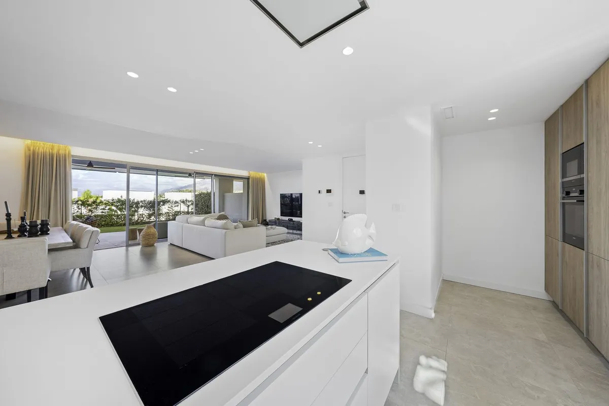 086fce3f-0890-4ce7-951e-d27d63c91f50