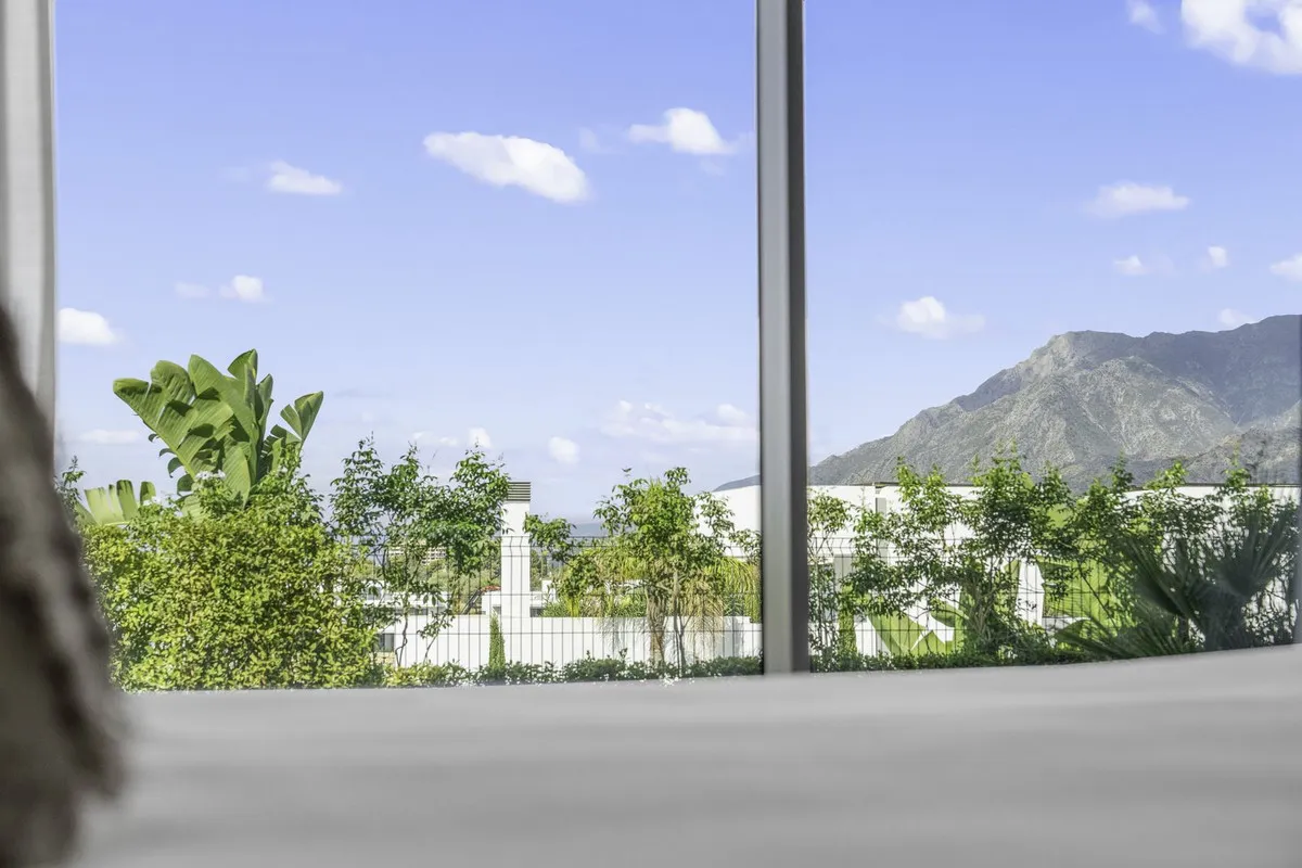 4b89a8a1-c3b6-435a-a60e-553ce4e1a61a