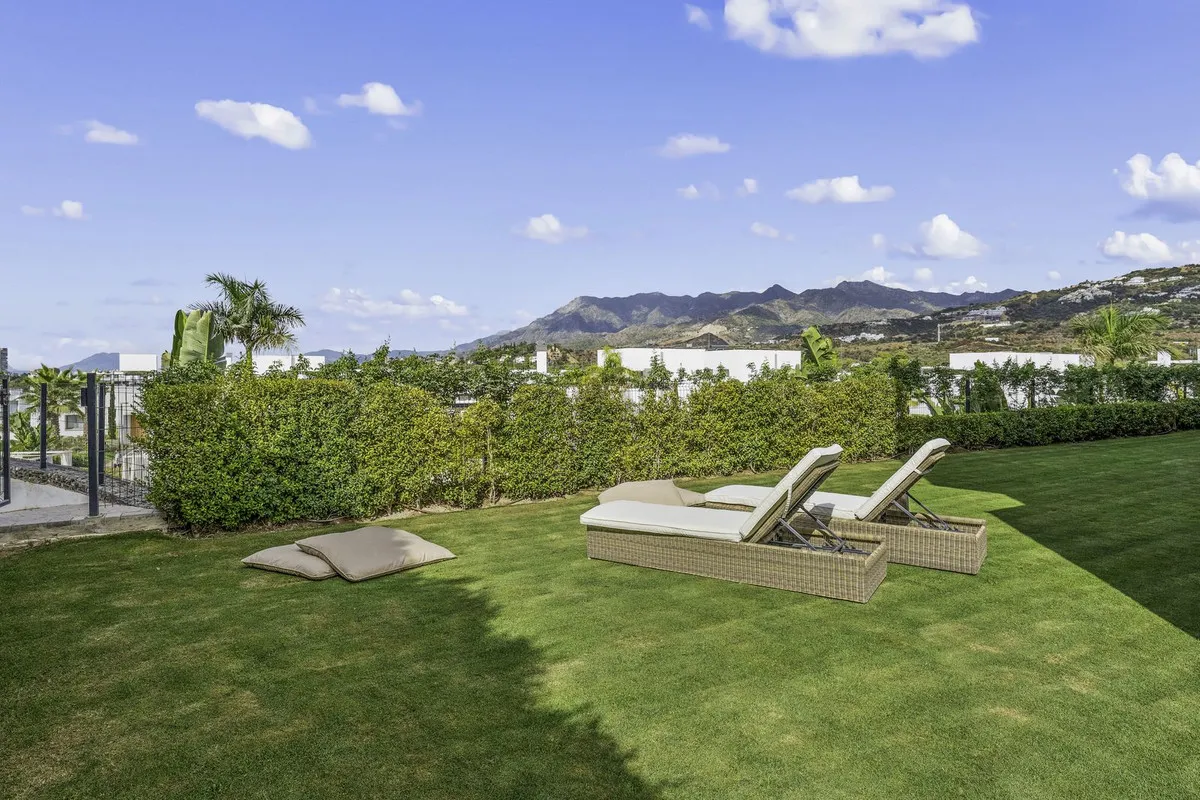 611bc3f8-15f3-4634-ac62-db78f120395f