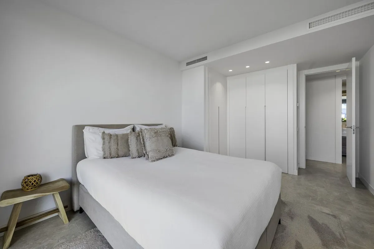 b808e928-d1a2-49db-9fc8-6225bf5ebef5