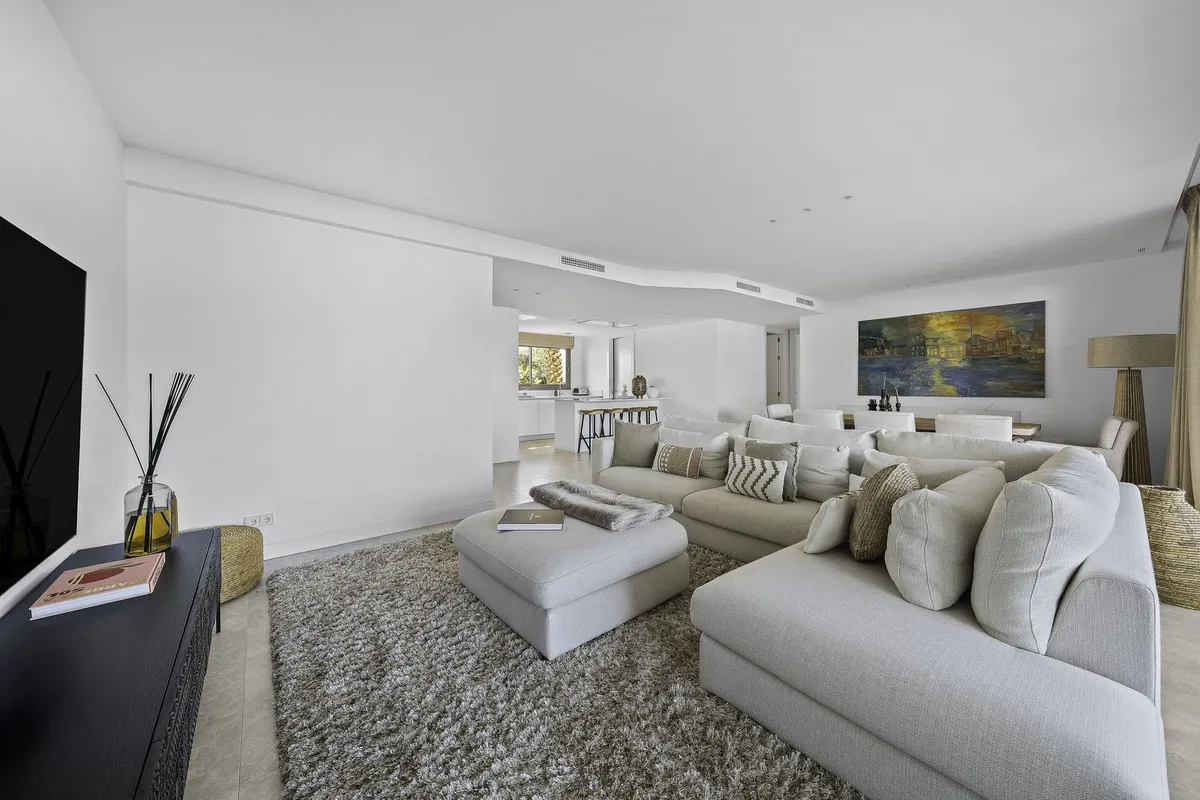 b8469c3a-8e25-444f-a5ad-3a9f95ed0275