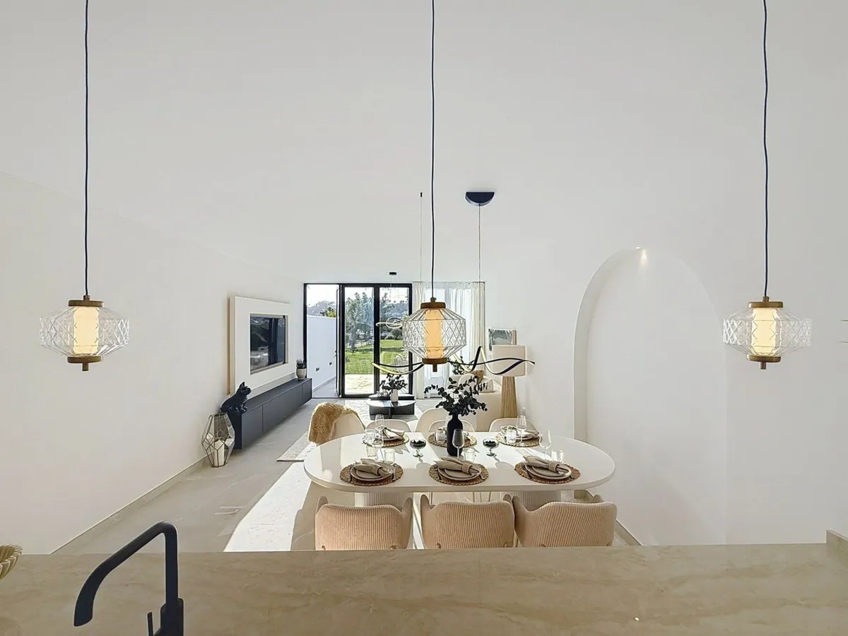 547f017d-2ed3-4362-8f4f-15eaa28b2318