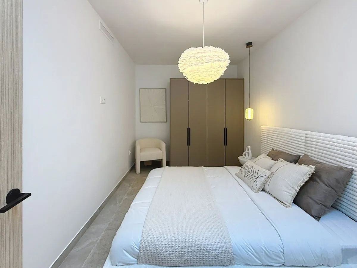 976cb0c5-e9eb-4aa9-8363-6758f99e8513