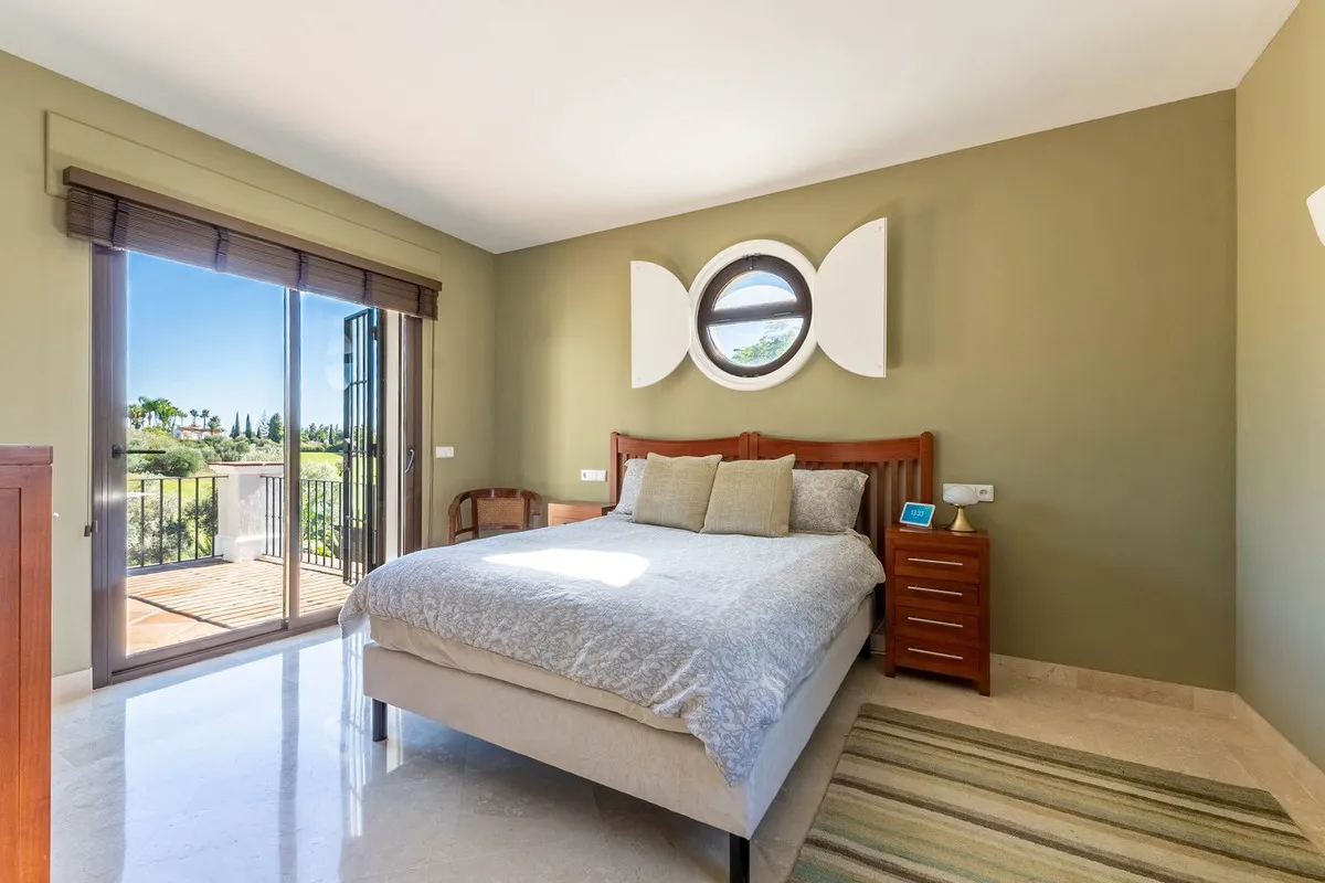 18b2e0e8-2d51-4208-b967-1f6d38544acc