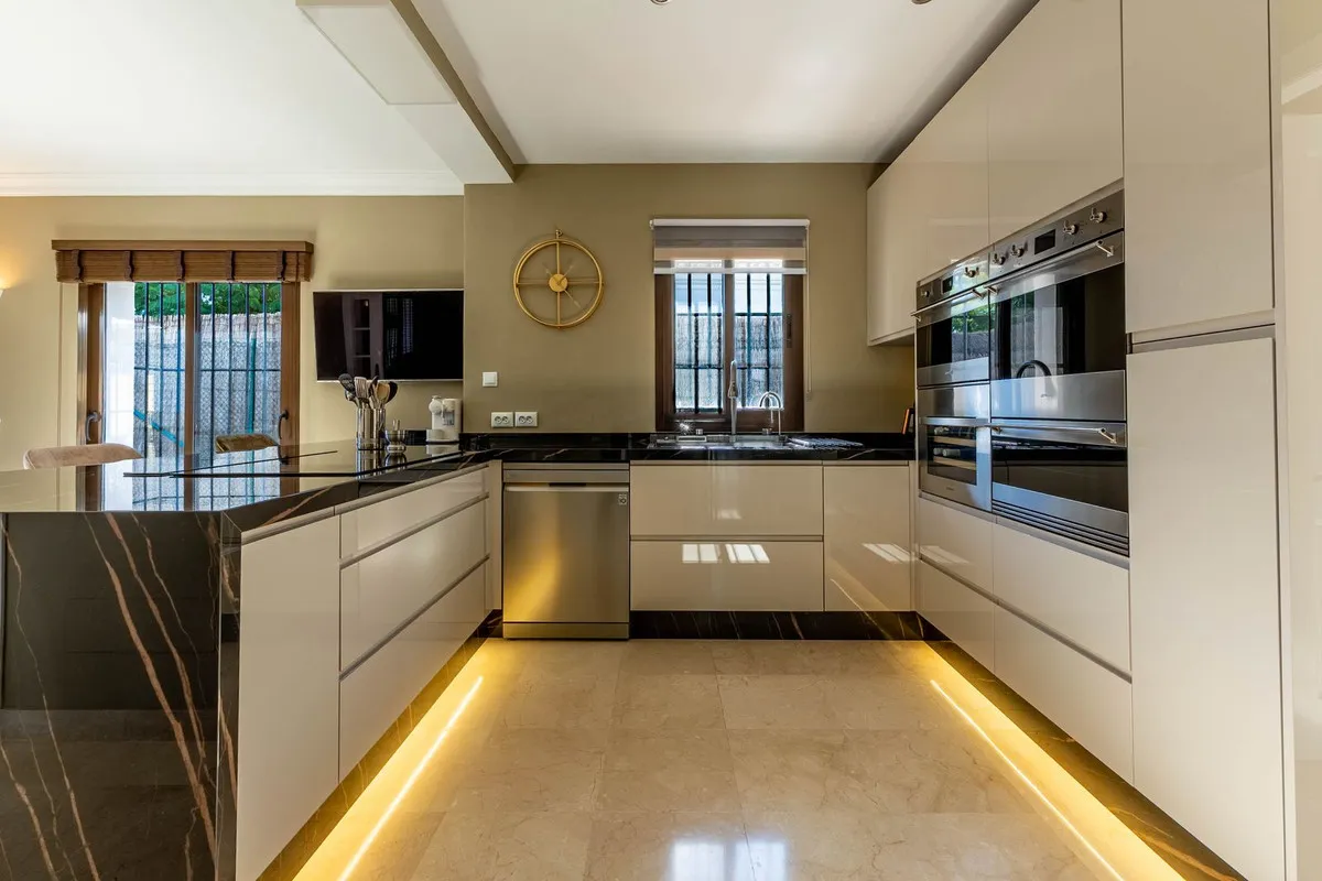 55032366-2c59-4af5-b7e9-3bba441e93fc