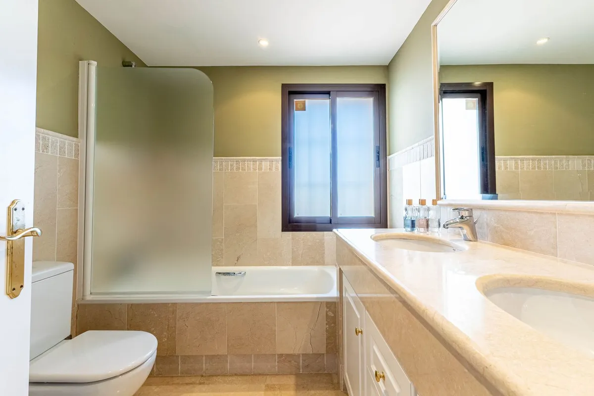 79b699e3-8435-4850-90f1-7f3b3ed3f8de