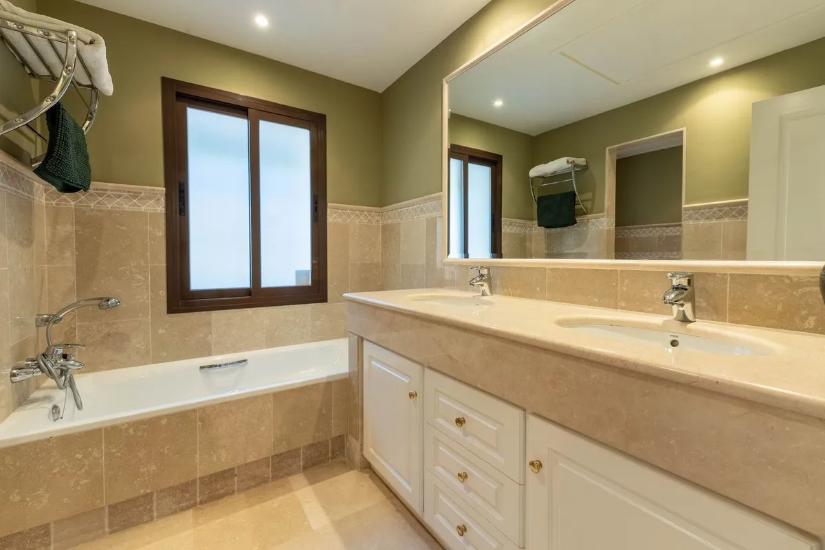 7eff5e05-e2df-4c17-94b6-ebf219662a33