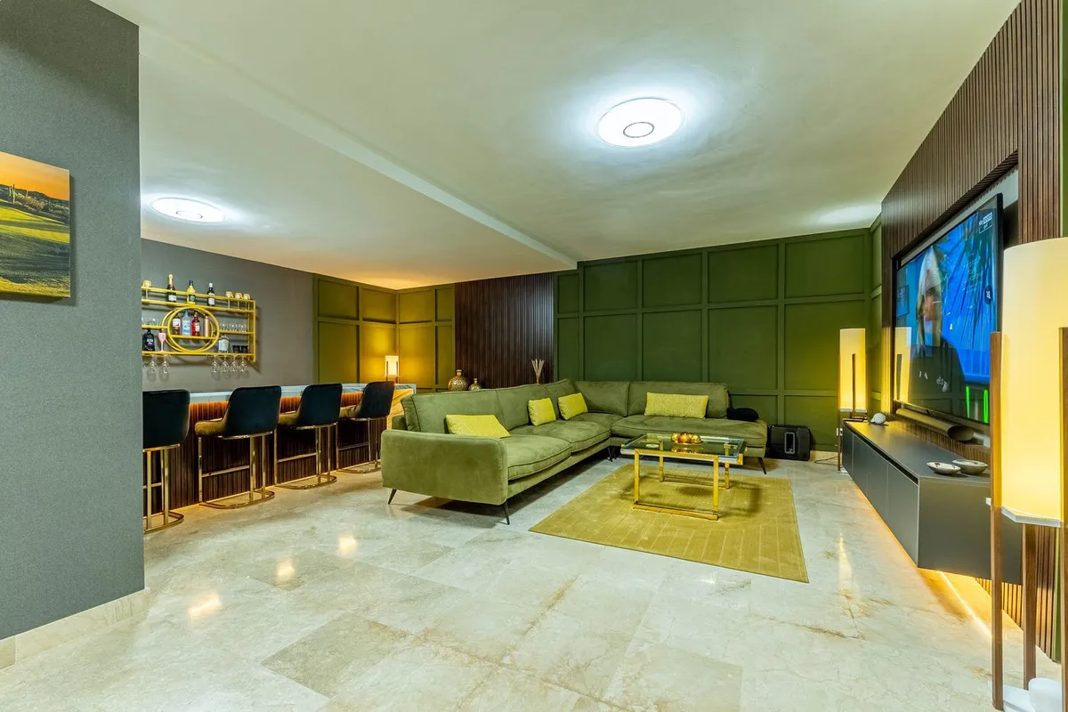 c031faee-f22a-4370-af78-03b6868494d8