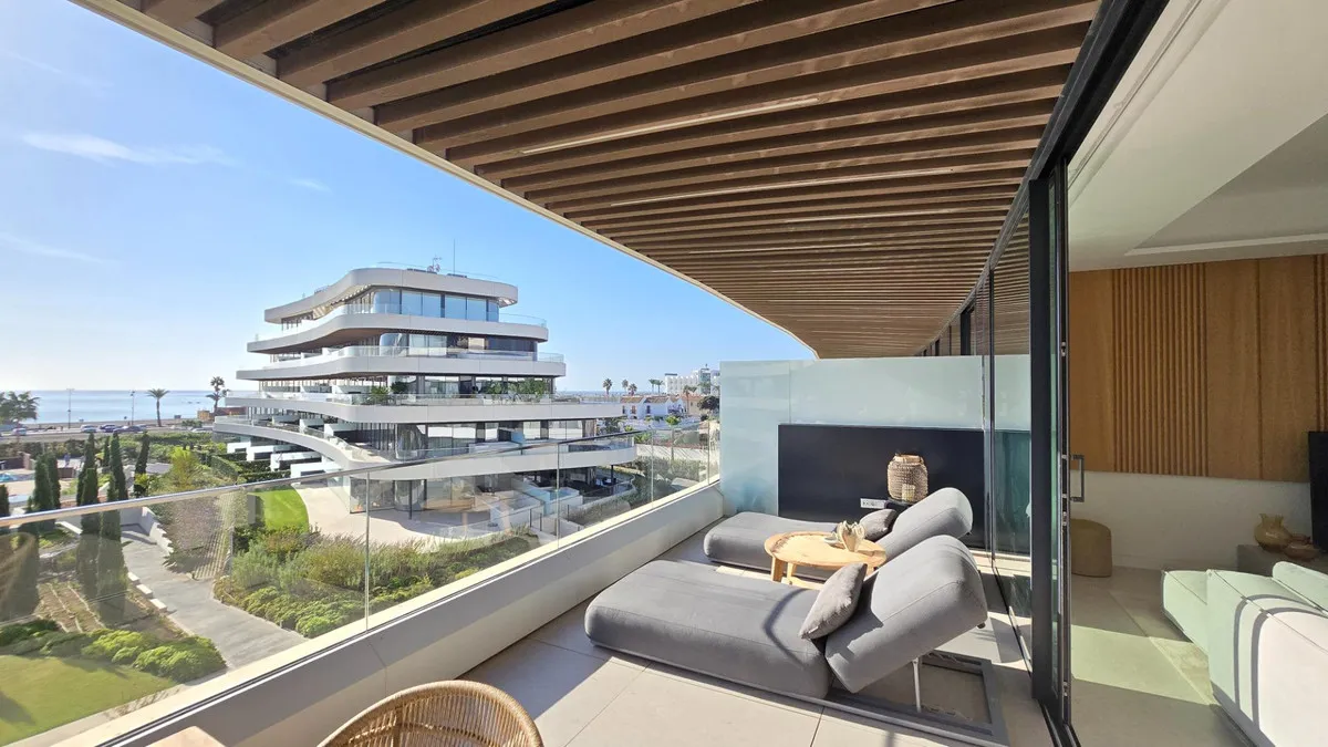 1dc9f9db-a04f-4c2c-9c08-55580921b580