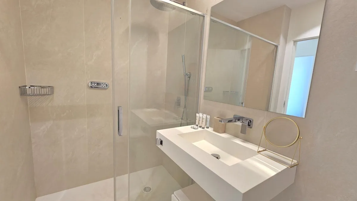 8bdaa600-5aa5-40e4-8275-8bd8b45b17e3