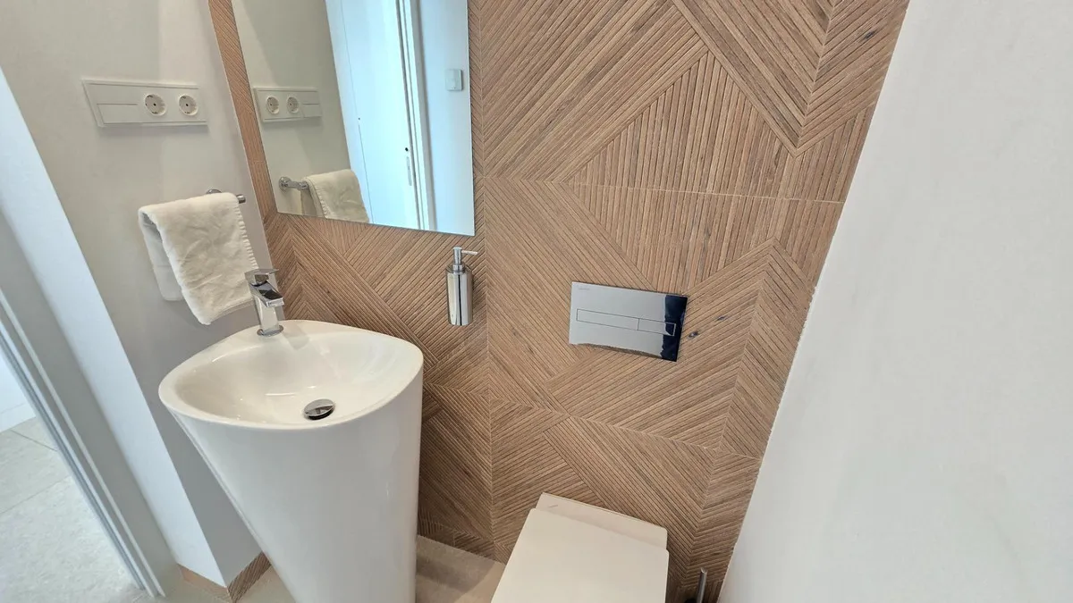 c25deba0-d9b2-42be-8d94-fd99e22dc9fe