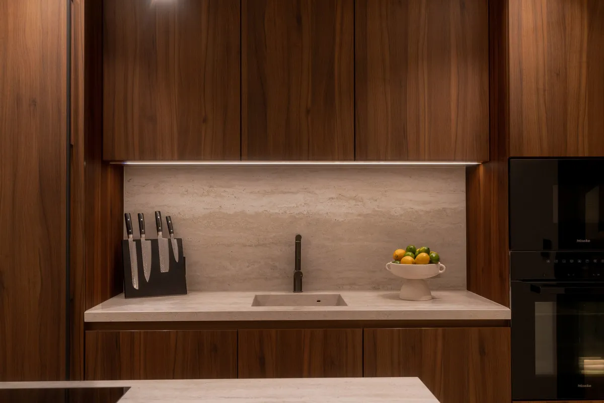 d9672060-455b-4231-b848-080b9f57df5c