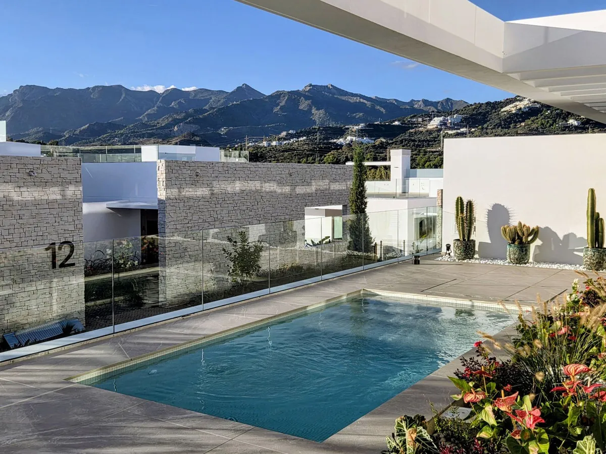 b10d4e40-ba81-4670-8edf-a8f364e2cb9f