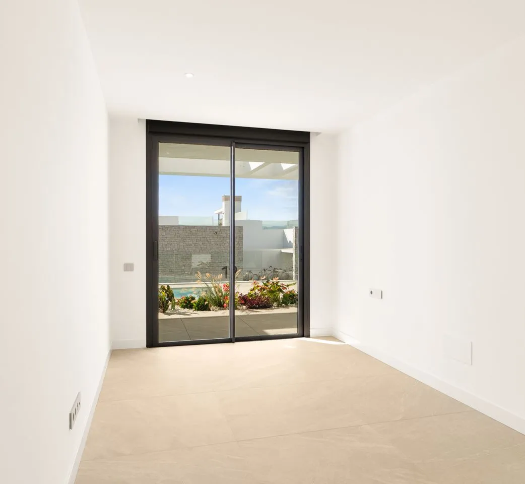 dc91c84a-2e19-4b48-b637-77aec16fdb48