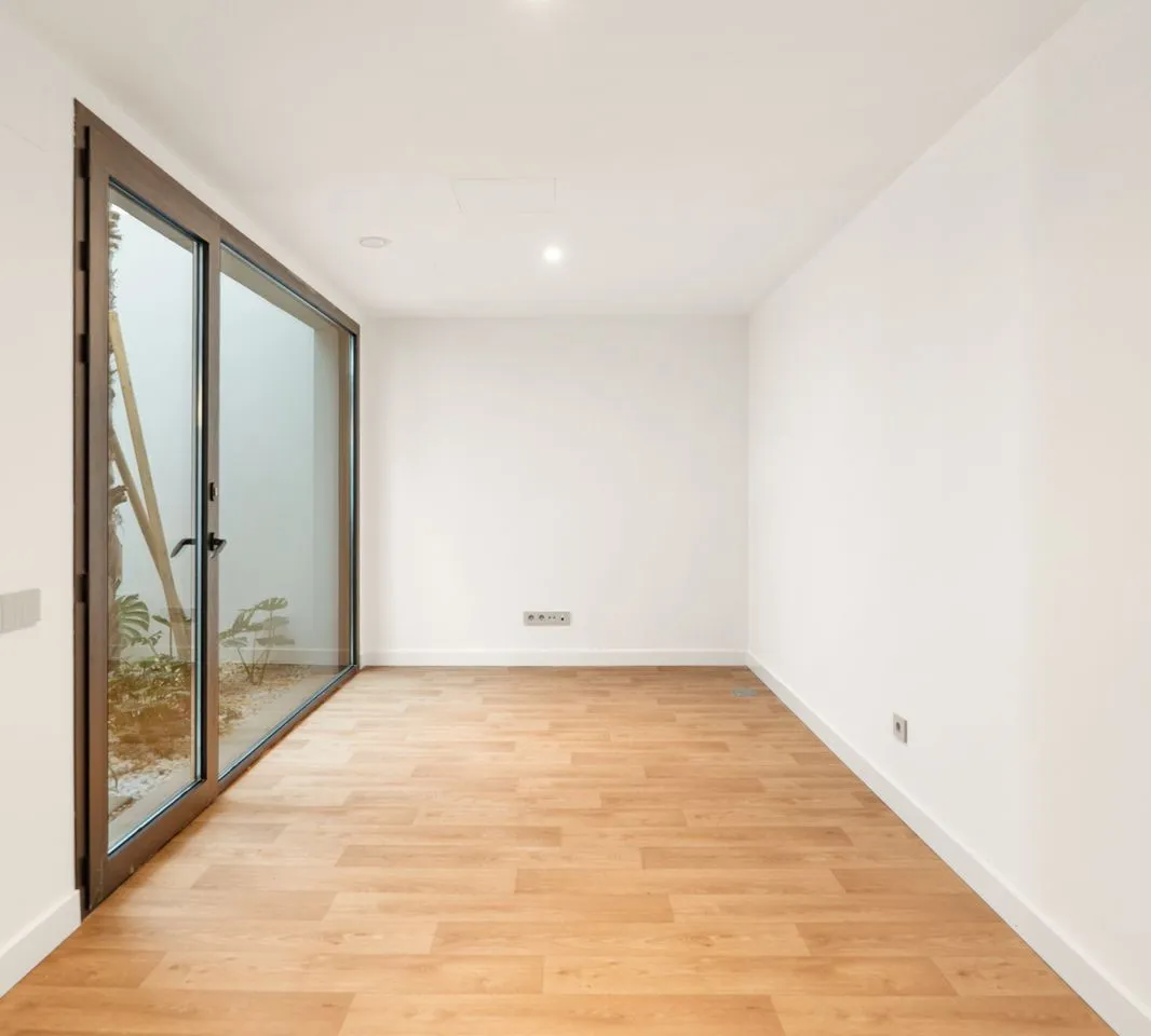 eeafbdb1-aad0-4d61-9807-2b0061f6fdb7