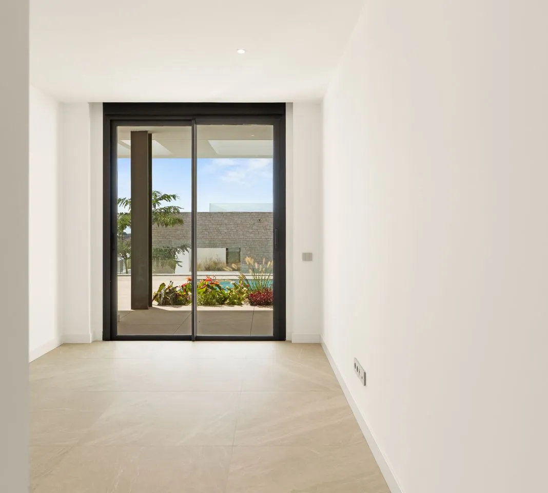 f73ec0b3-983a-40dd-a0a7-66193efcb0fe