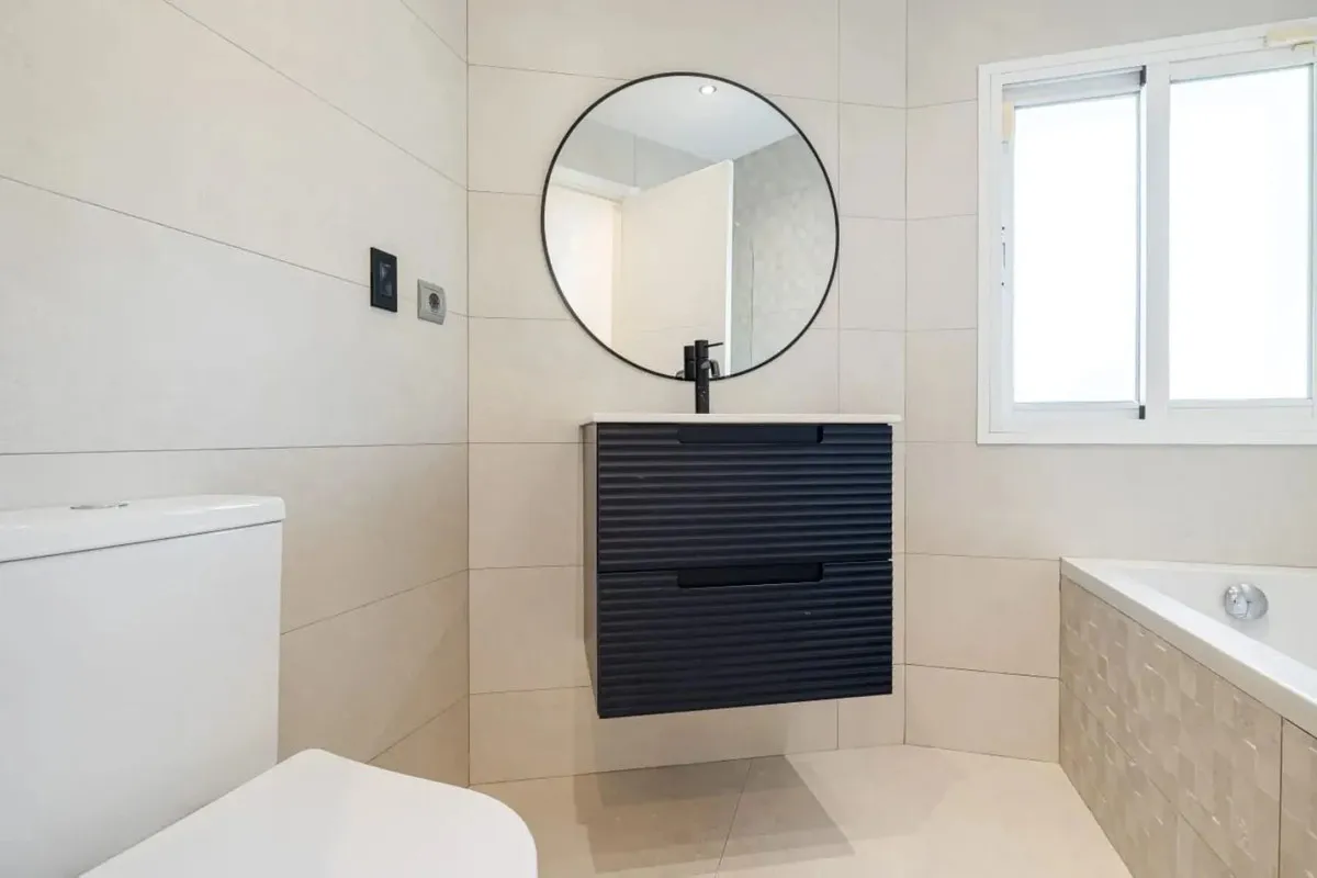 8f9282f4-c179-4c0a-9d76-6be8e183aa74