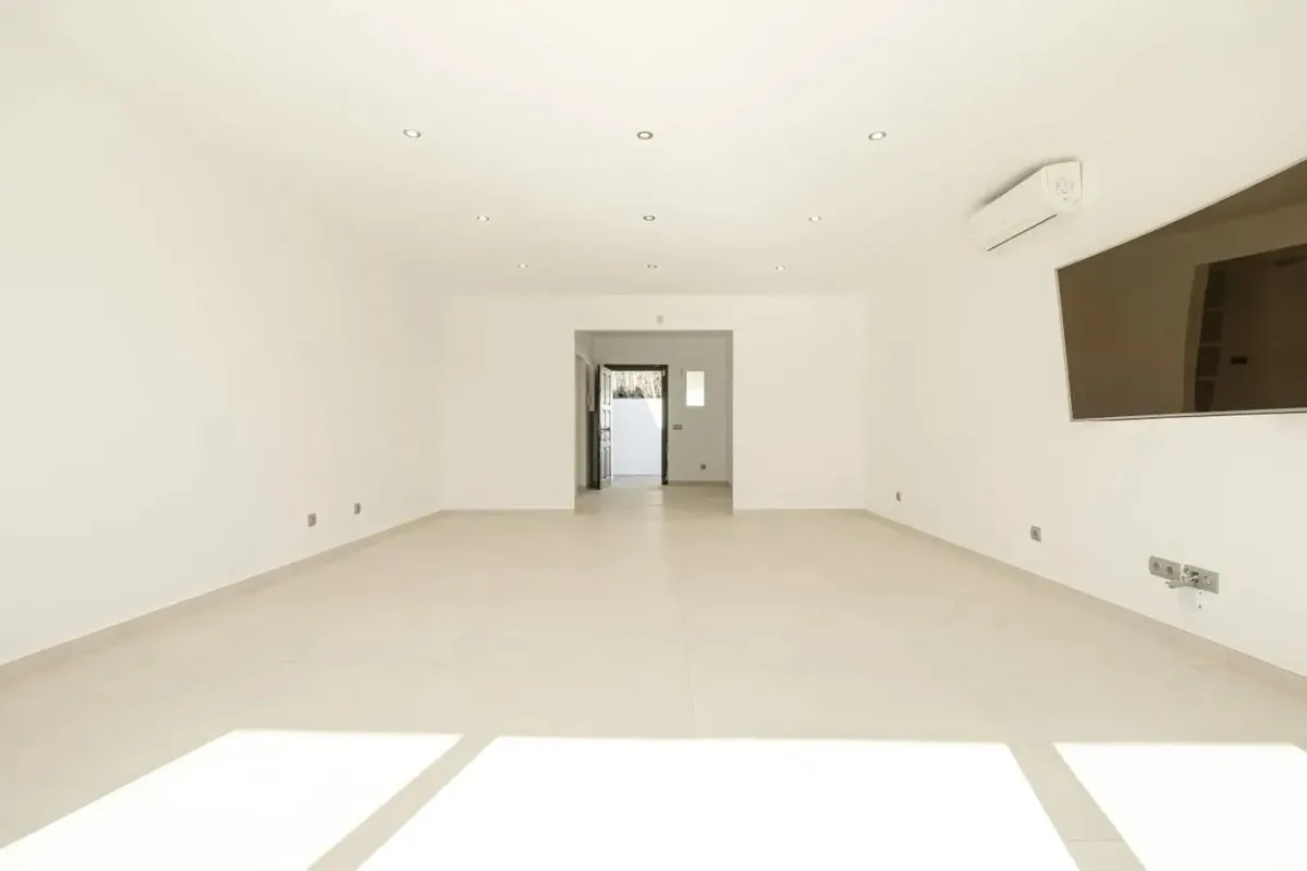 b1fe51f5-b316-4c6b-8419-cd8cecd8a9c3