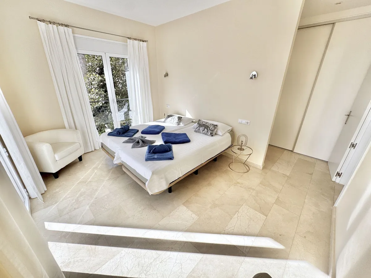 43572277-2065-4b78-81b2-4d188b6f41b1