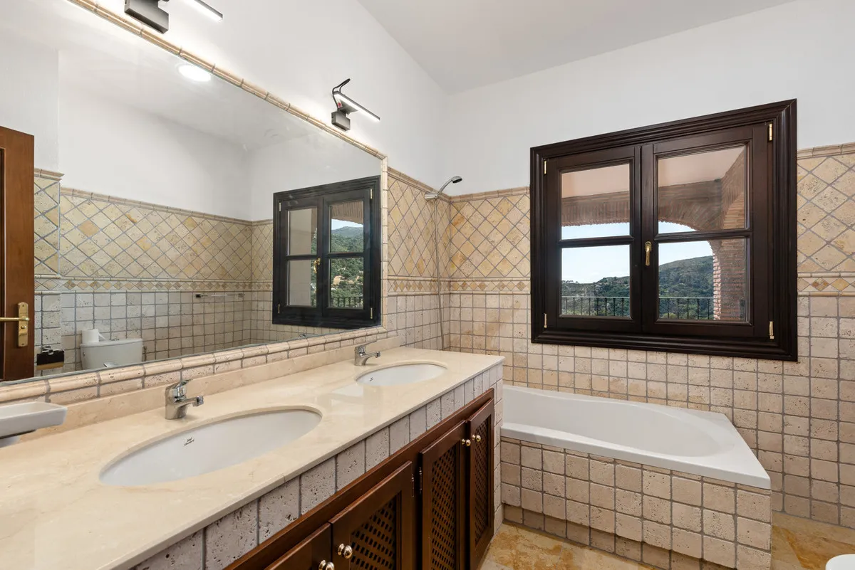 37d8d13d-23a6-49ad-9e80-5815385adb28