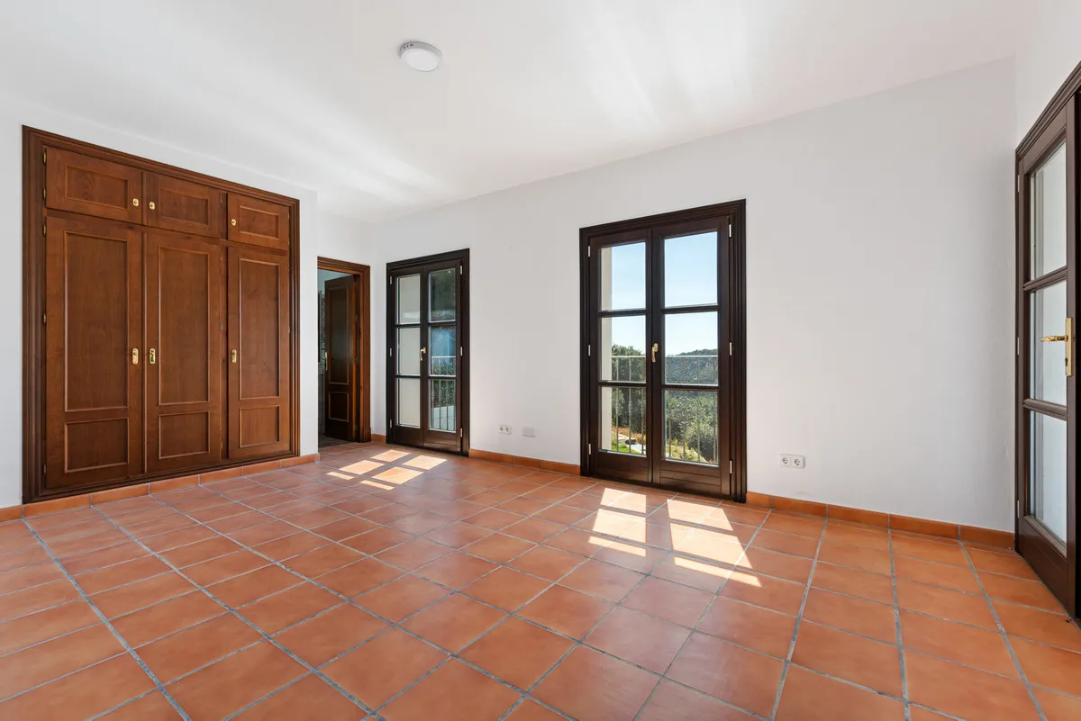 a90362e9-2694-4001-81f8-06300906edad