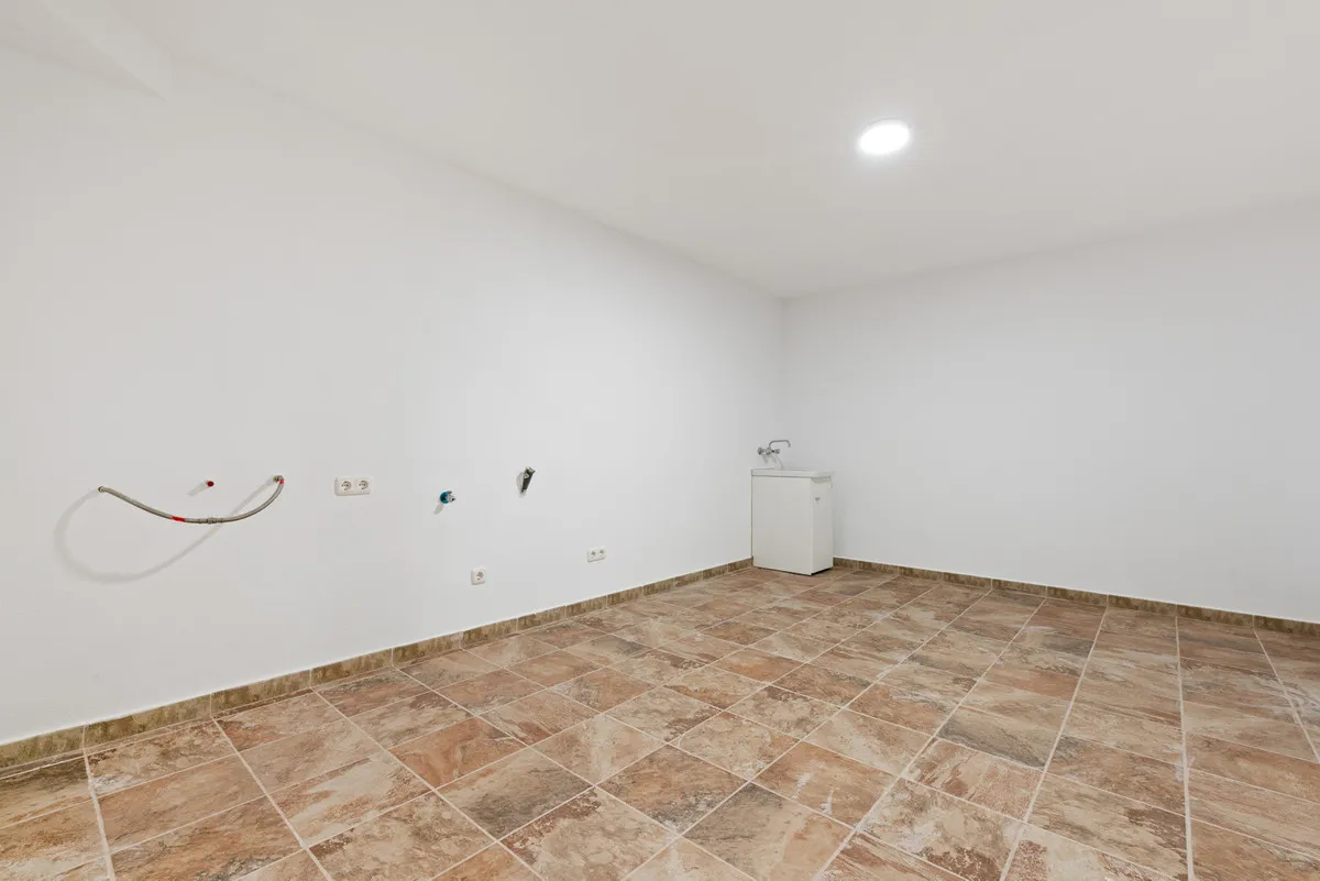 bab6e0d7-5363-4334-91b5-945ec39f643a