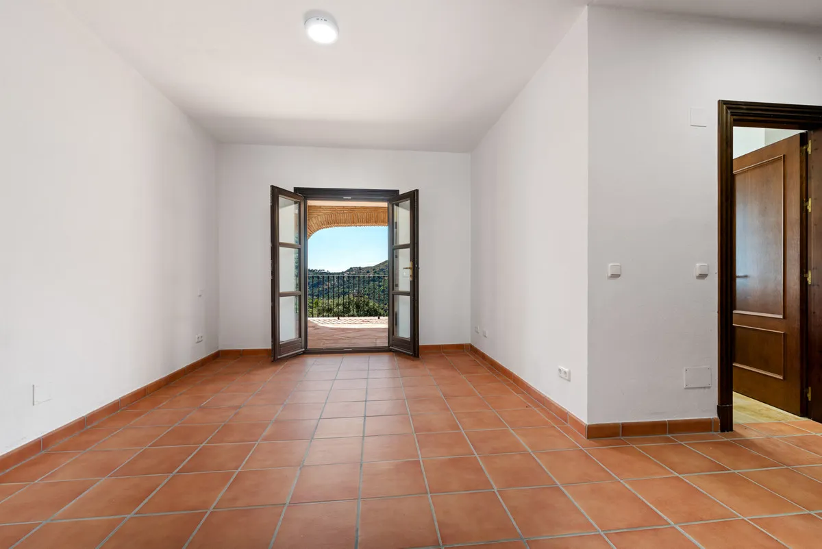 c9ee118f-3bac-47f4-9dba-39745fe37454