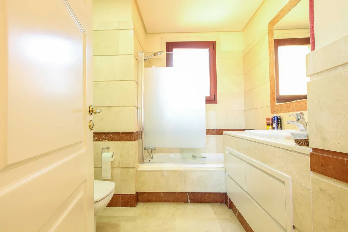 ee381ee2-7aa2-47ba-8eaa-73488c610979