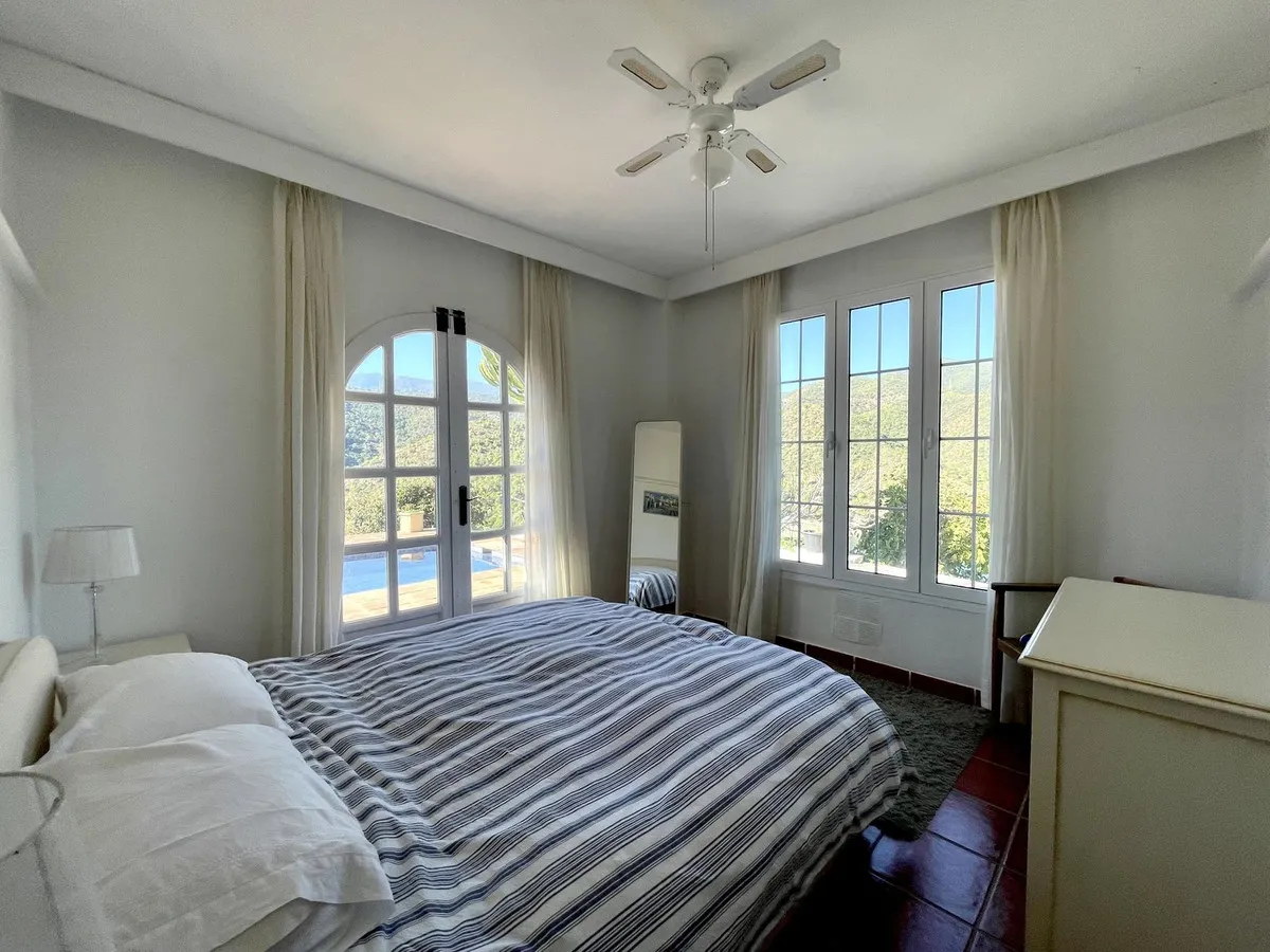 0be26fec-3c0f-4e41-8e6d-47ba84ad5a7f