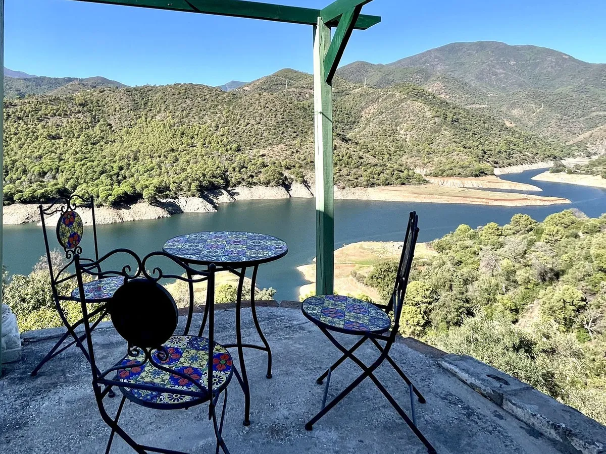 4a66a601-114f-451b-8ddc-2c5d57ac9ff0