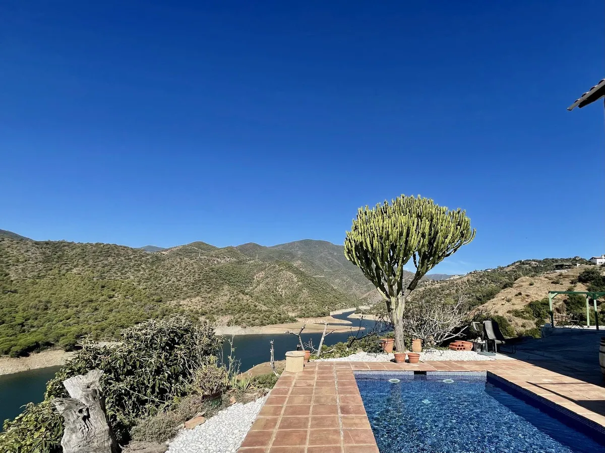 679f98e8-7d7a-4883-acc0-2d2f06fcfcf6