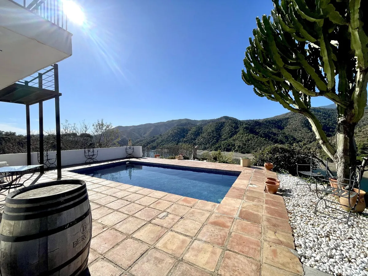 738c1c7b-89fe-4b93-ac4c-04fb62c0b20e