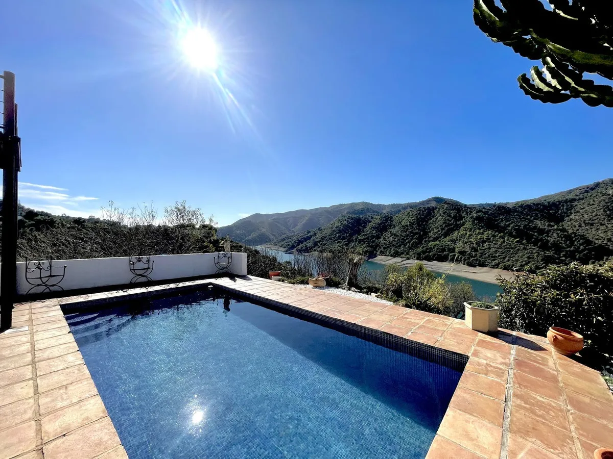 8dfc13fb-e16b-4630-accb-53dfa40003e6